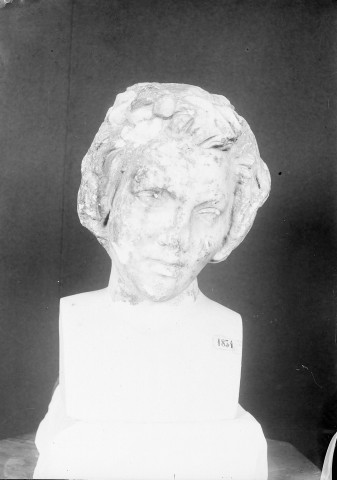 Musée de Picardie, fragment de sculpture représentant une tête d'adulte