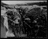 Offensive franco-anglaise (juillet, décembre 1916). Le premier régiment Lancashire met la baïonnette au canon, 25 septembre 1916