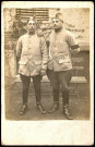 Carte photo de deux soldats du 101e régiment d'artillerie lourde, dont Adrien Hennebert (à droite). Au verso, correspondance adressée par Adrien à sa fiancée, Joséphine (Maria) Barbet