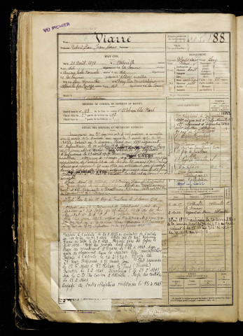 Viarre, Robert Léon Jean Louis, né le 24 août 1898 à Abbeville (Somme), classe 1918, matricule n° 88, Bureau de recrutement d'Abbeville