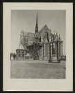 Amiens. Vue d'ensemble au sud-est de la cathédrale d'Amiens