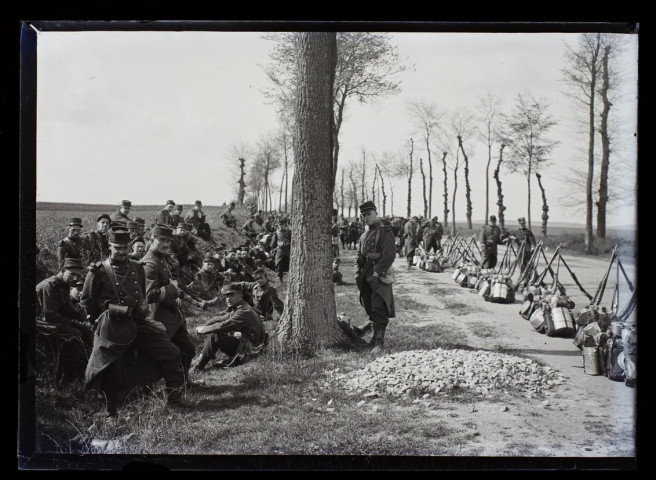 72e ligne, marches d'épreuve, route de Clairy - 1er jour - avril 1902
