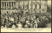 Guerre européenne 1914-1919. Tours, rentrée du 66e d'Infanterie le 14 septembre 1919. Le 70e d'Infanterie défilant place du Palais de Justice