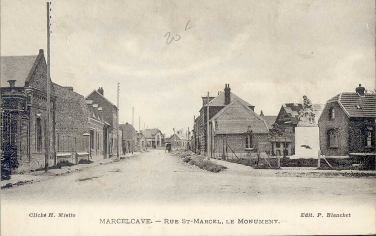 Marcelcave. Rue St Marcel, Le Monument