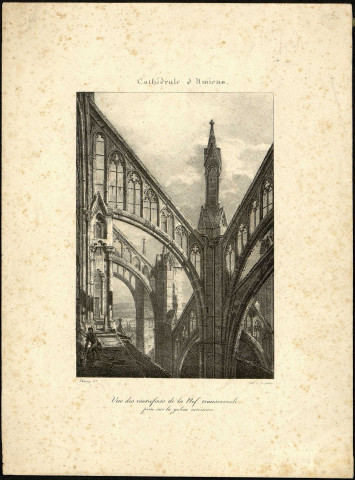 Cathédrale d'Amiens. Vue des contreforts de la nef transversale prise sur la galerie extérieure