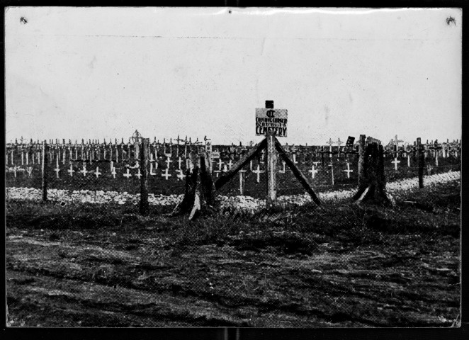 Villers-Bretonneux en 1917. Cimetière militaire des soldats du Commonwealth