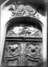 Porte en bois sculptée, 10 rue basse Notre-Dame à Abbeville