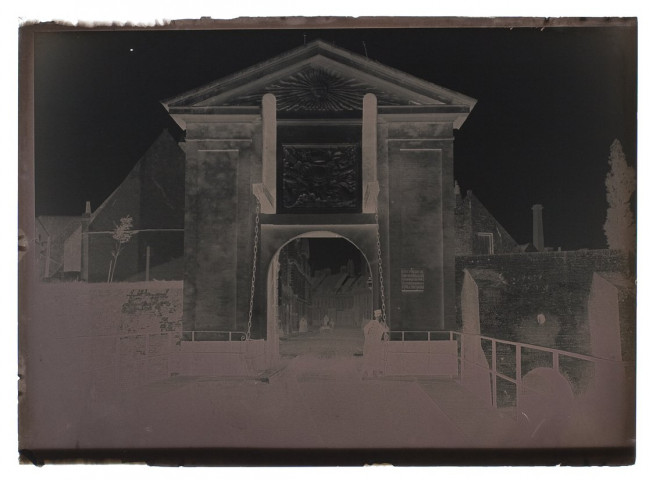 Bergues - porte de Bergues entrée - octobre 1899