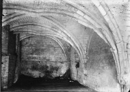 Amiens, 9 place de l'hôtel de ville, cave de Monsieur Capron (confectionneur) : première cave voûtée (XIIIe siècle)