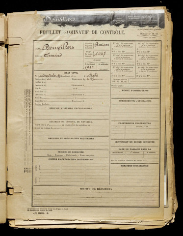 Douvillers, Fernand, né le 12 septembre 1890 à Corbie (Somme), classe 1910, matricule n° 1047, Bureau de recrutement d'Amiens