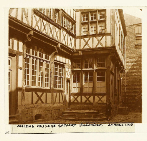 Amiens (Somme). Passage Gossart, intérieur