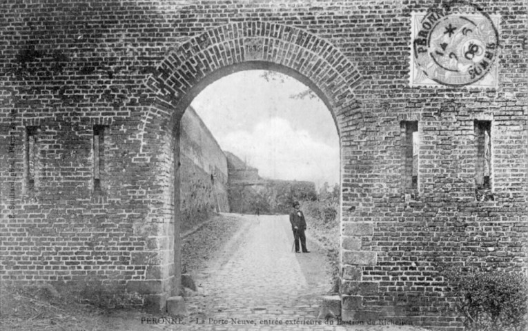 La porte neuve, entrée extérieure du bastion de Richelieu