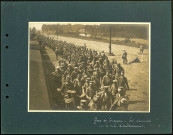 Longueau (Somme). Prisonniers allemands sur le quai de la gare d'embarquement