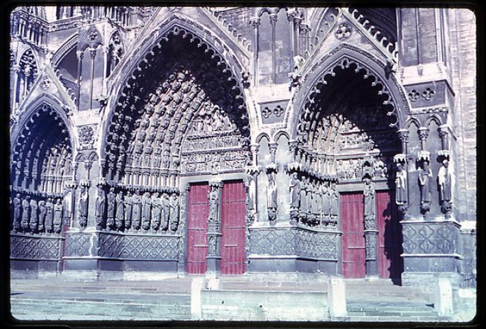 Amiens (Somme). Les trois portails de la cathédrale