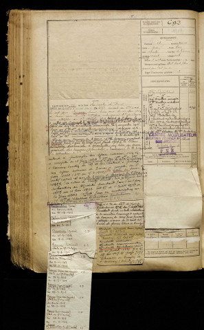 Alexandre, Adrien André, né le 30 novembre 1889 à Amiens (Somme), classe 1909, matricule n° 692, Bureau de recrutement d'Amiens