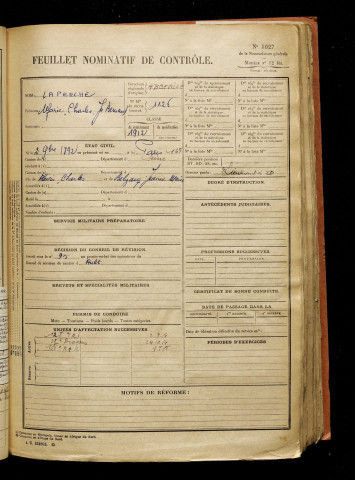 Laperche, Marie Charles Jean Bernard, né le 02 novembre 1892 à Paris 16e Arrondissement (Paris), classe 1912, matricule n° 1126, Bureau de recrutement d'Abbeville
