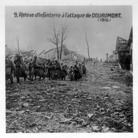 Relève d'Infanterie à l'attaque de DOUAUMONT