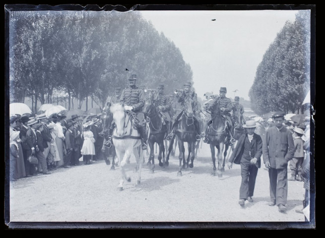 Revue du 14 juillet 1905 - retour des chasseurs à cheval
