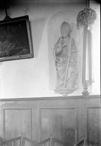 Eglise, statue d'un Saint