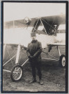 Le lieutenant Henri Paumier, P.16, devant son avion VOISIN LA3