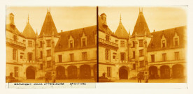 Chaumont (Loir-et-Cher). Cour intérieure du château