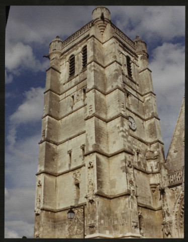 Caix. Tour clocher de l'église Sainte-Croix de Caix