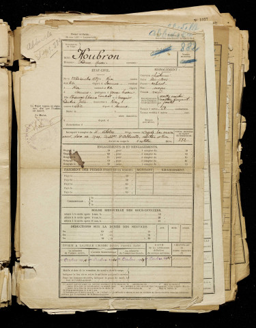 Houbron, Etienne Henri, né le 22 décembre 1889 à Rue (Somme), classe 1909, matricule n° 882, Bureau de recrutement d'Abbeville