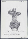 Bouillancourt-la-Bataille : croix du calvaire en pierre - (Reproduction interdite sans autorisation - © Claude Piette)