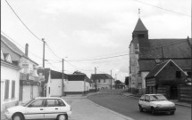 Villers-Bocage. La rue de l'église