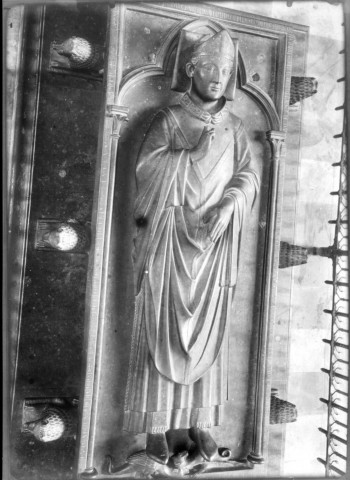 Cathédrale d'Amiens : tombeau de Geoffroy d'Eu mort en 1236