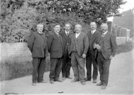 Portrait d'un groupe d'hommes