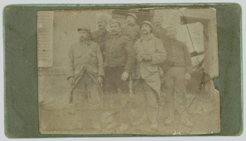 SOUVENIR DE FIN JANVIER 1916 ; MOI CHEF D'ESCOUADE A HERMEVILLE. LES BOCHES Y SONT