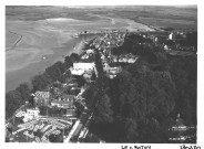 Saint-Valery-sur-Somme. Vue aérienne de la ville et de la Baie de Somme