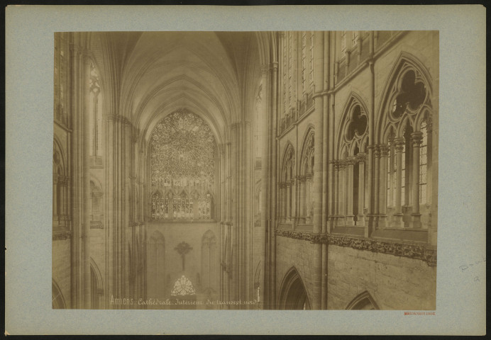Amiens. Vue intérieure du transept côté sud