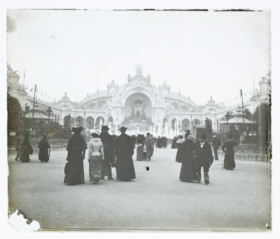 [L'exposition universelle de Paris en 1900. Le palais de l'électricité, le château d'eau]