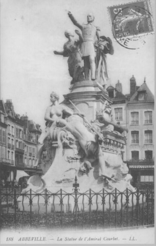 La statue de l'Amiral Courbet