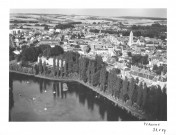 Péronne. Vue aérienne de la ville, le Canal de la Somme