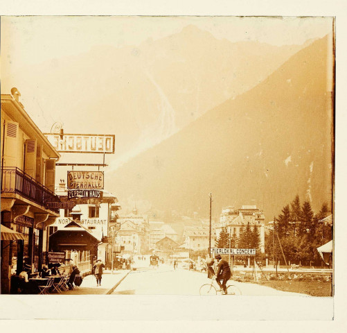 Chamonix (Haute-Savoie). Avenue de la gare