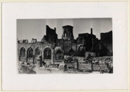 Amiens. Le marché Lanselles et le beffroi après les bombardements de 1940