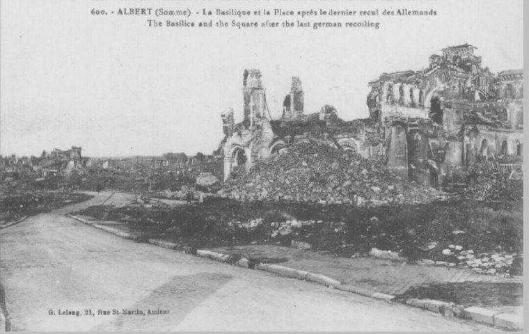 La basilique et la place après le dernier recul des allemands - The basilic and the square after the last german recoiling
