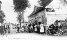 Bavelincourt. Rue du Château et le café Marcel