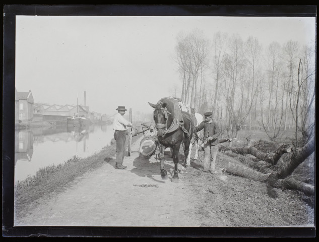 Vue prise sur le chemin de halage près d'Ailly-sur-Somme - avril 1902