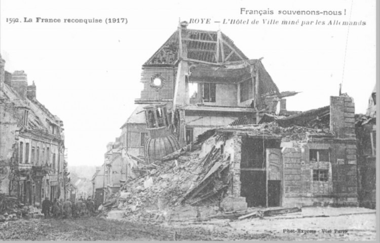 La France reconquise (1917) - L'hôtel de ville miné par les allemands