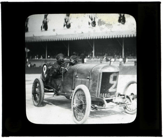 Circuit de Picardie 1913. Bablot sur Delage au virage des tribunes d'Amiens