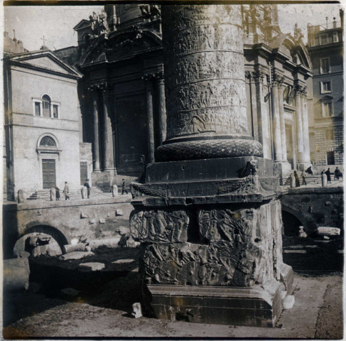 Rome - Piédestal de la colonne Trajane