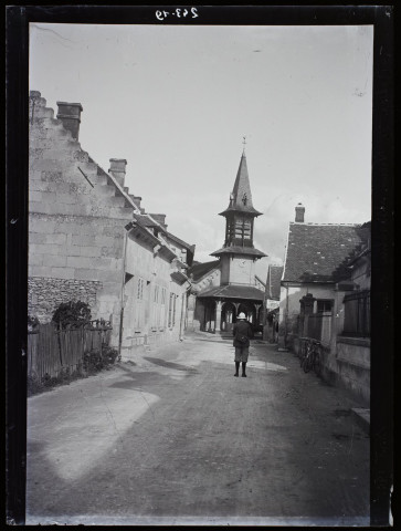 Eglise de Vieux-Moulin vue de face - septembre 1901
