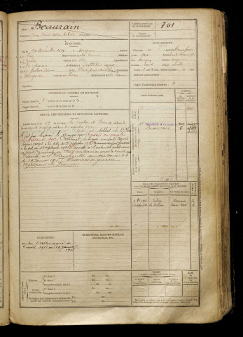 Beaurain, Jean Irenée Adrien Robert, né le 10 novembre 1889 à Meigneux (Somme), classe 1909, matricule n° 761, Bureau de recrutement d'Amiens