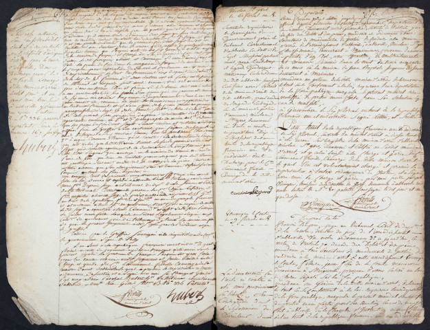 Maison d'arrêt d'Abbeville. Prévenus, condamnés et détenus. Registre d'écrou : sans numéro d'écrou. 4 floréal an VIII (24 avril 1800) - 4 frimaire an X (25 novembre 1801)