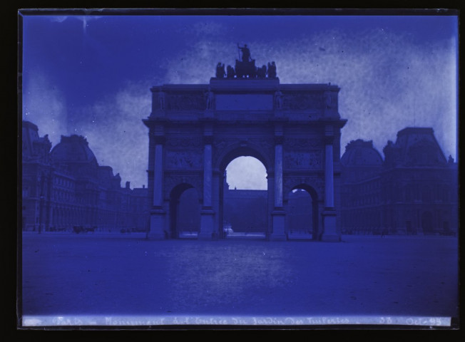 Paris - monument à l'entrée du jardin des Tuileries - 38 - octobre 1895