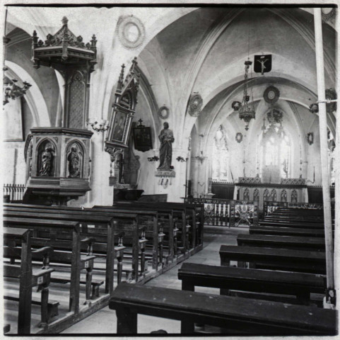 Intérieur de l'église de Domrémy